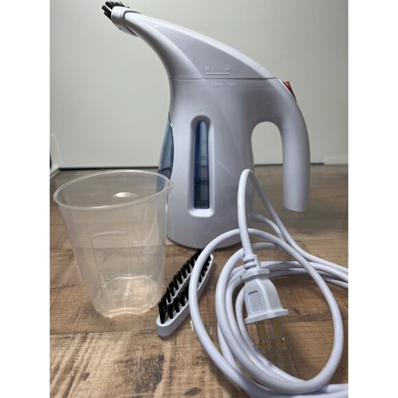 Portable Garment Steamer With Brush & Measuring Cup 700W 220V - Picture 1 of 6